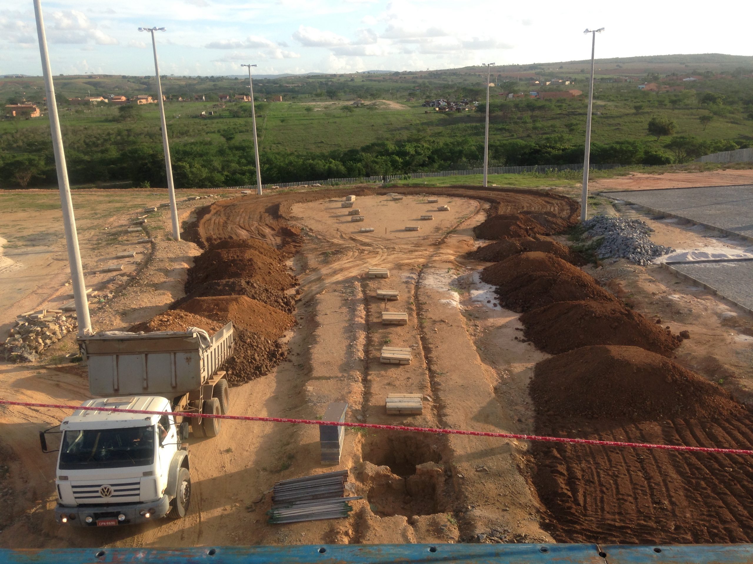 Construção da 1ª Etapa de Infra Estrutura do Campus Universitário – Simão Dias/SE - Foto 0